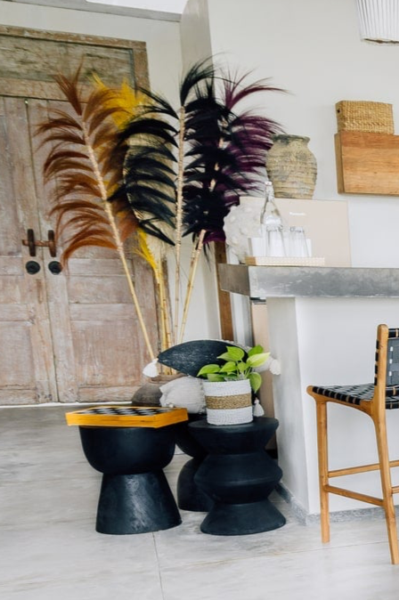 Hourglas 'Java' Stool - Black