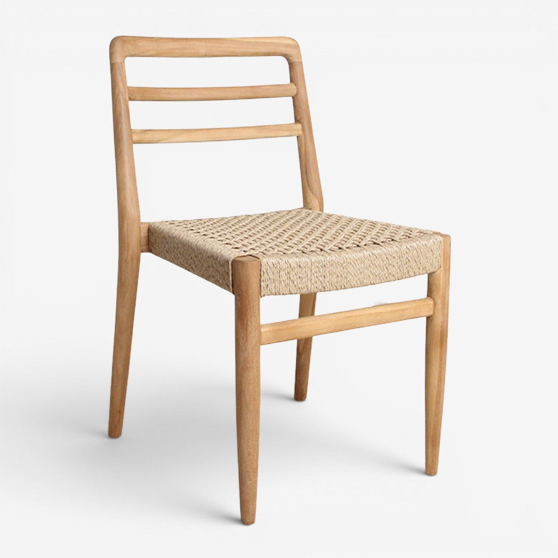 Kayu Living Verano teak dining chair with a natural woven rope seat and sturdy FSC-recycled wood frame.