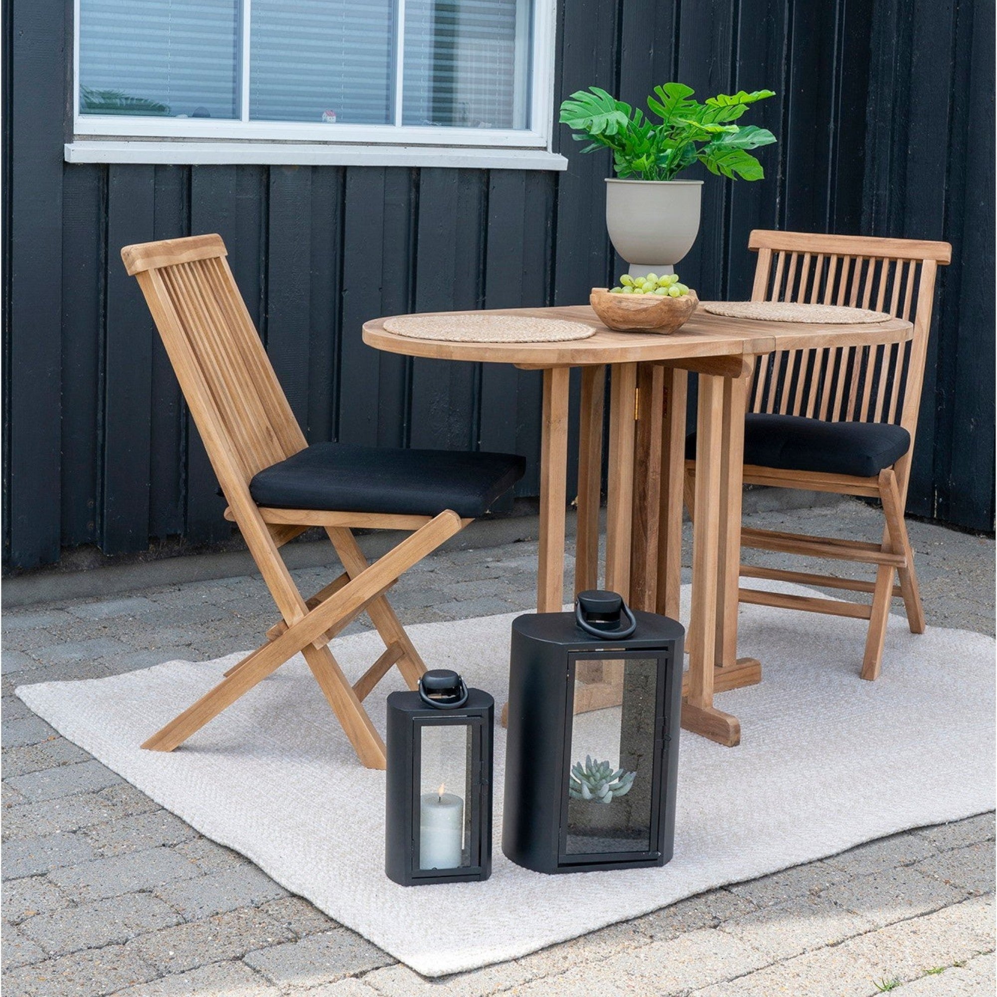 Kayu Living Menorca sand rug, 100% recycled PET, 140 x 200 cm. Ideal for indoor/outdoor use.